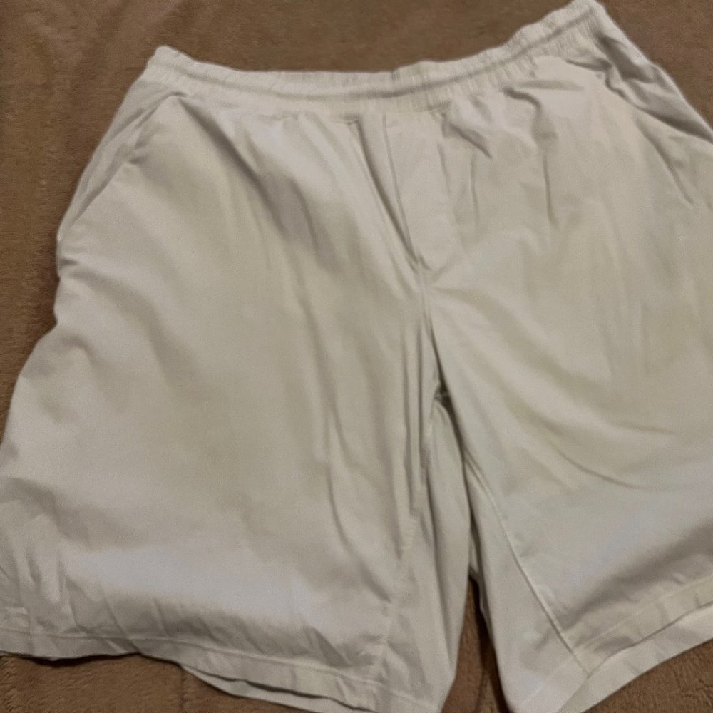 White Men Large Lululemon - Short